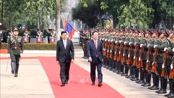 Lễ đón chính thức Chủ tịch nước Võ Văn Thưởng thăm hữu nghị Lào