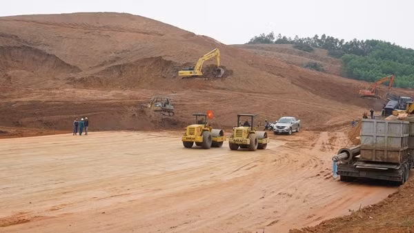 Di dời hơn 3.000 ngôi mộ để thực hiện dự án cao tốc Bắc-Nam