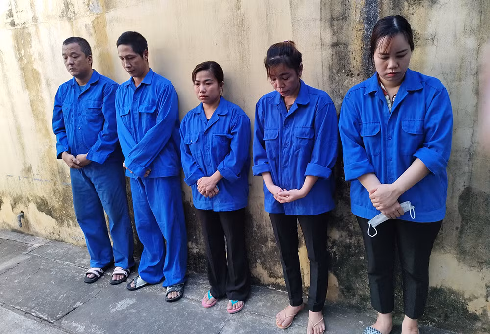 Cảnh giác với những ly bia kèm… thuốc hướng thần! -0