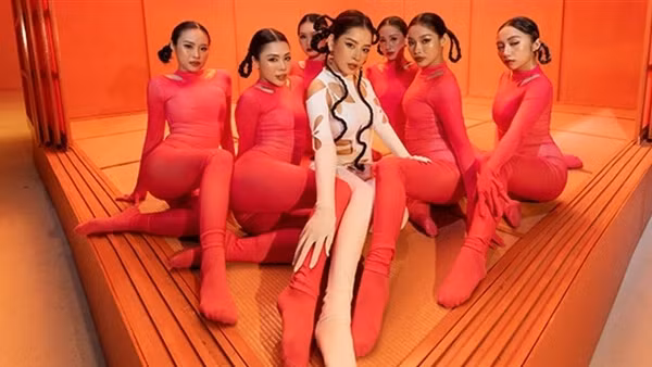 Khi nhạc Việt đi… “lệch pha”