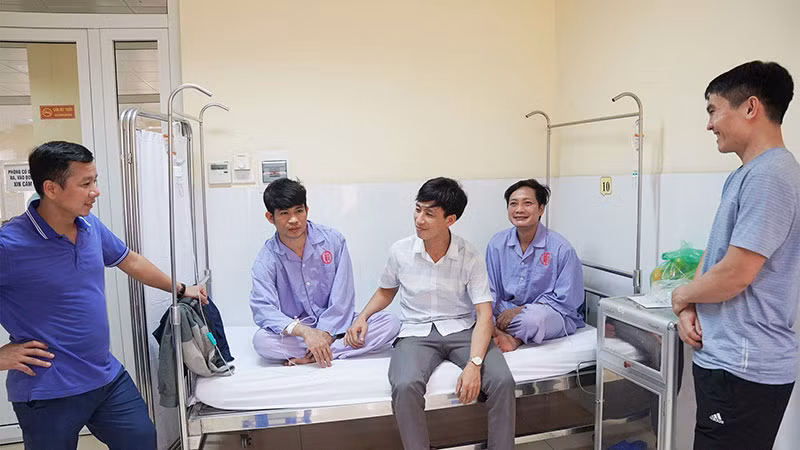Thợ mỏ Than Vàng Danh&nbsp;lập kì tích, cứu 2 công nhân mắc kẹt trong lò -0