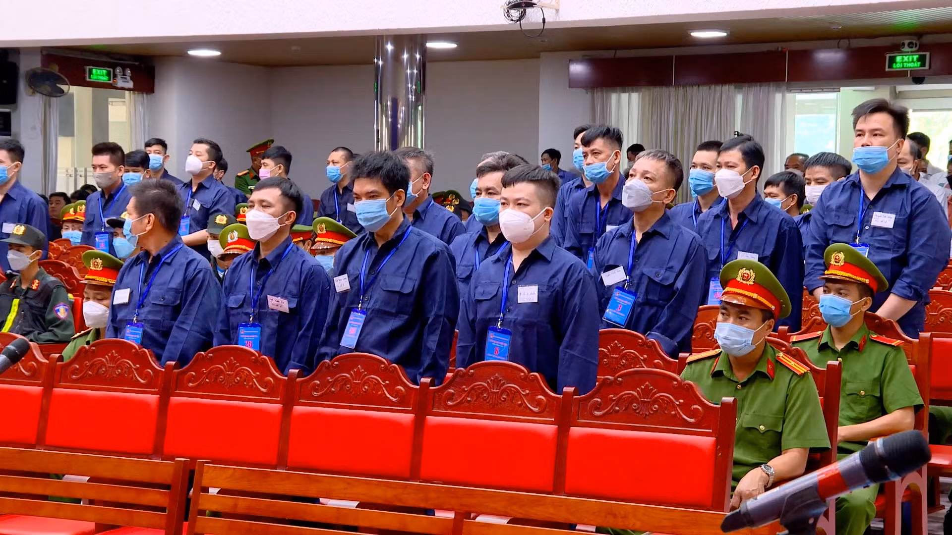 Vụ buôn lậu 200 triệu lít xăng - Lấy lỗi lầm của bị cáo làm bài học… -0
