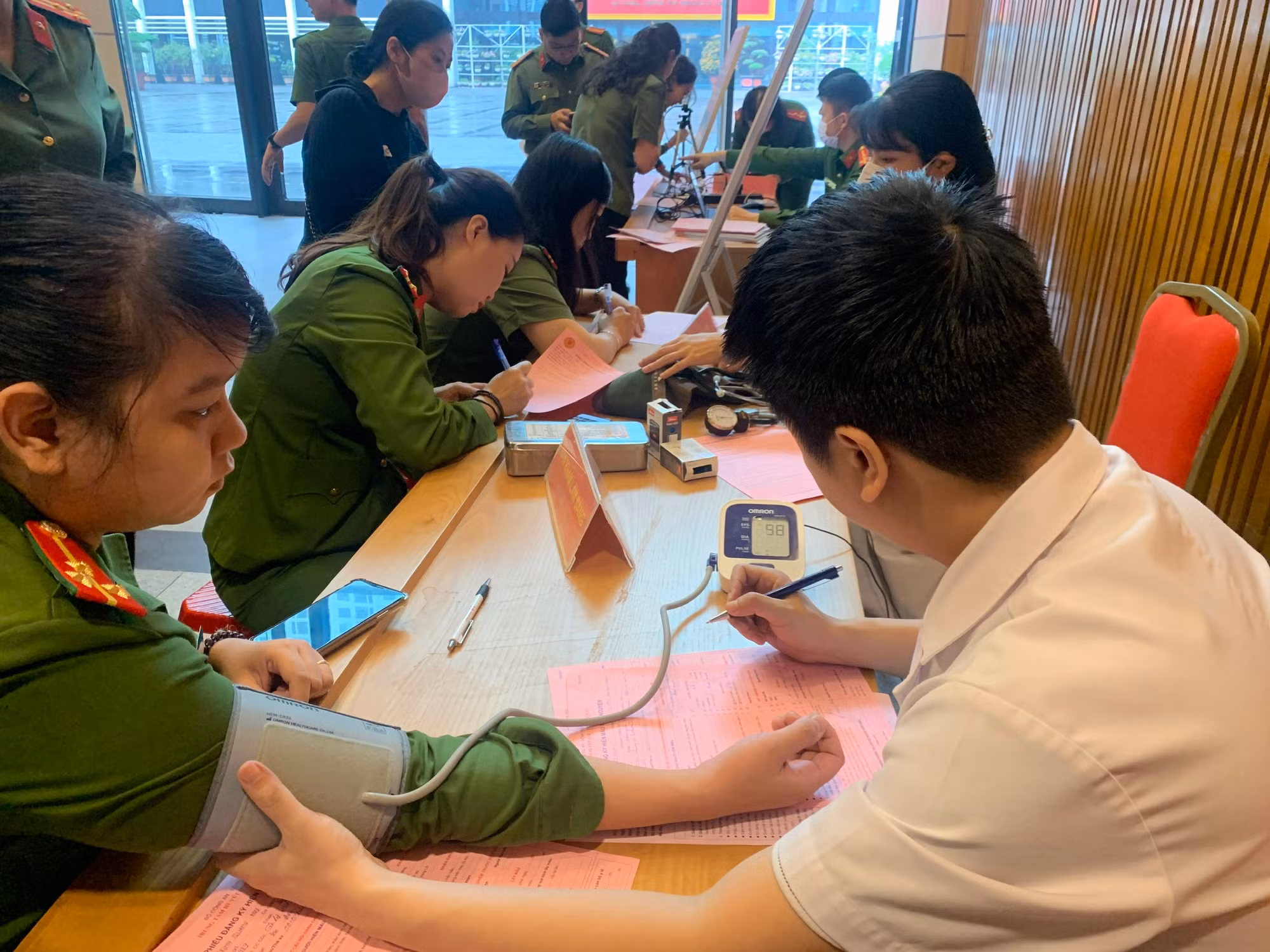 CBCS, đoàn viên thanh niên 7 đơn vị nghiệp vụ Bộ Công an tham gia hiến máu tinh nguyện -0