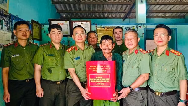 Công an các đơn vị, địa phương tri ân nhân ngày Thương binh, Liệt sĩ