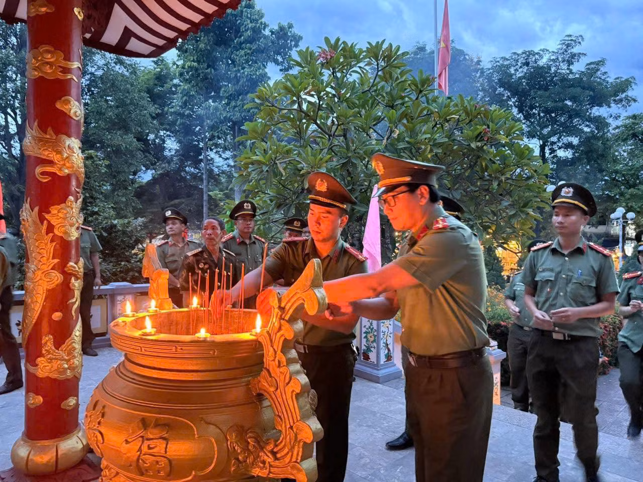Công an TP Huế tổ chức nhiều hoạt động tri ân thương bệnh binh, người có công cách mạng -0