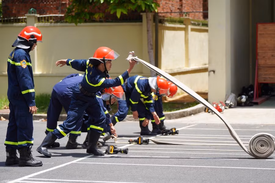 Chương trình “Chiến sĩ quả cảm” đầy hài hước và xúc động trong tập phát sóng đầu tiên -0