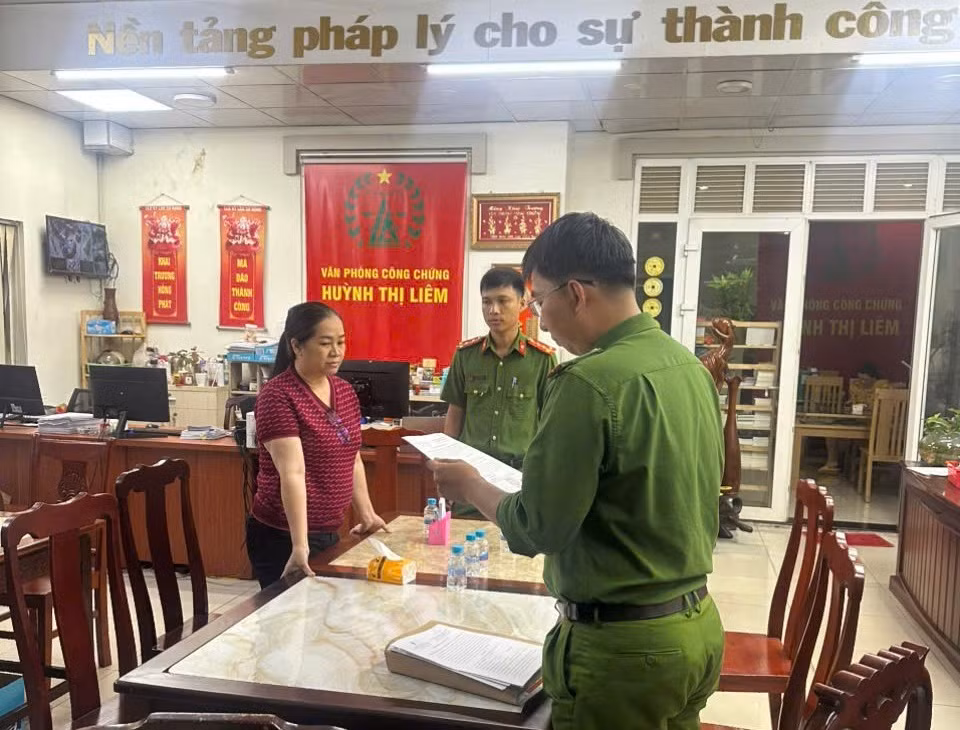 Bắt giam Trưởng văn phòng công chứng cùng đồng phạm lừa đảo, chiếm đoạt tài sản -0