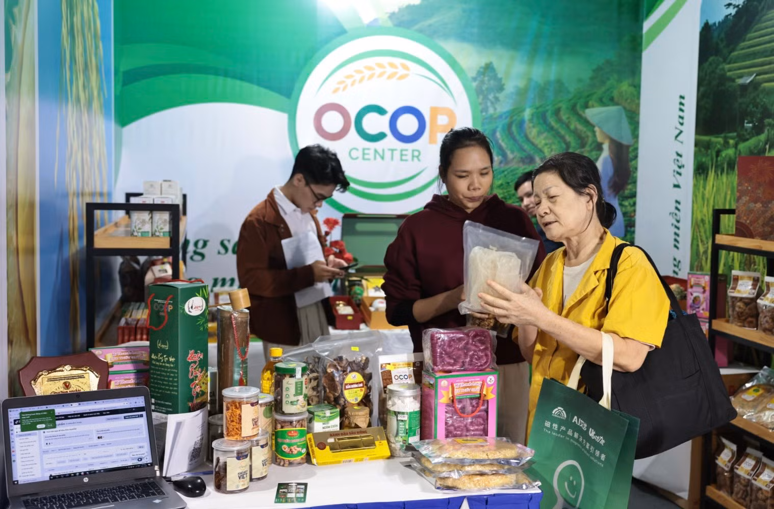 Vì sao hơn 80.000 gian hàng 