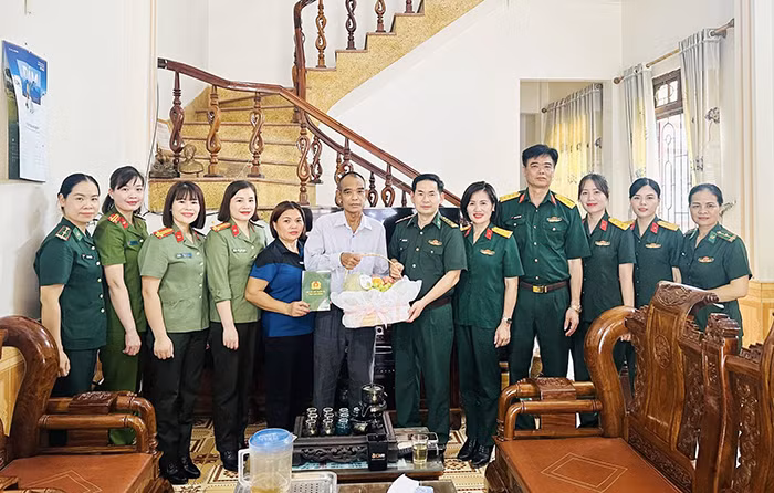 Ban Phụ nữ Công an tỉnh Cao Bằng Tổ chức hoạt động “Hành trình tri ân” -0