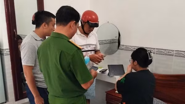"Bắt cóc online" - Vì sao học sinh, sinh viên dễ bị lừa?