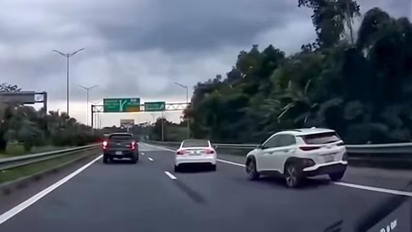 Tài xế Audi dương tính ma túy, chèn ép ô tô khác trên cao tốc