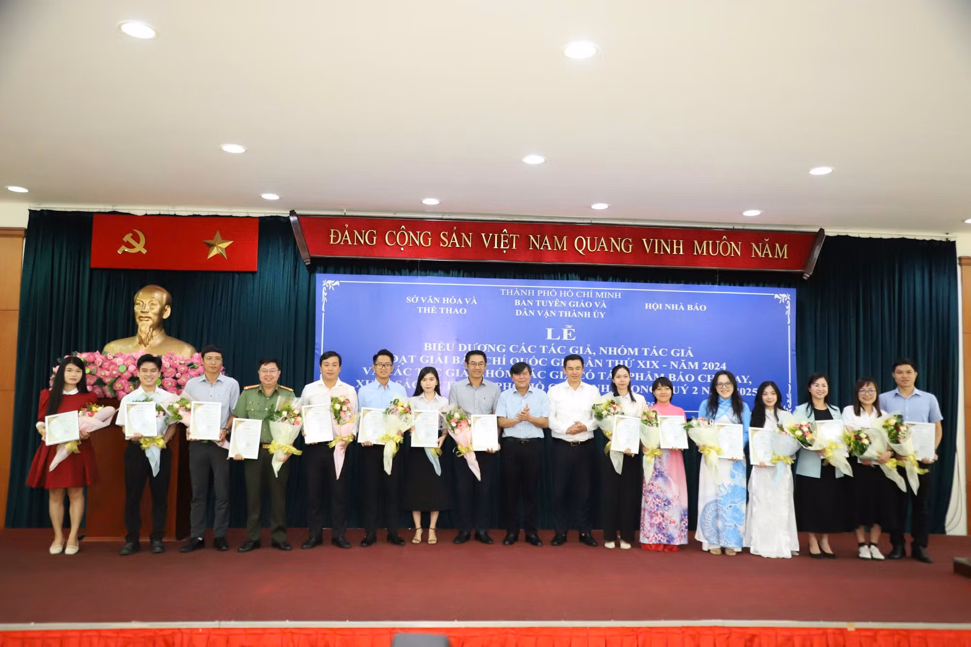 TP Hồ Chí Minh khen thưởng 3 tác phẩm hay, xuất sắc của Báo CAND -0