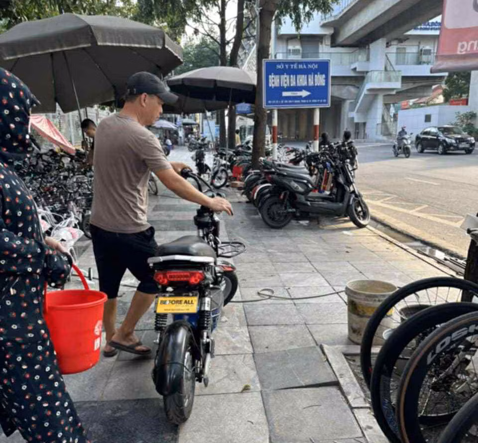 Bỏ tiền thật mua xe điện giả -0