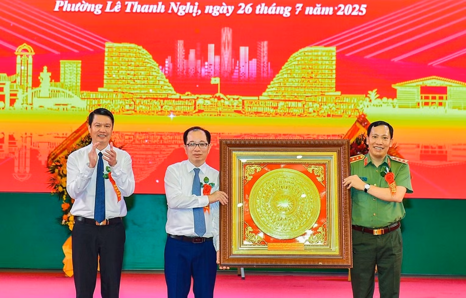Thứ trưởng Lê Văn Tuyến dự Ngày hội “Toàn dân bảo vệ ANTQ” tại TP Hải Phòng -0