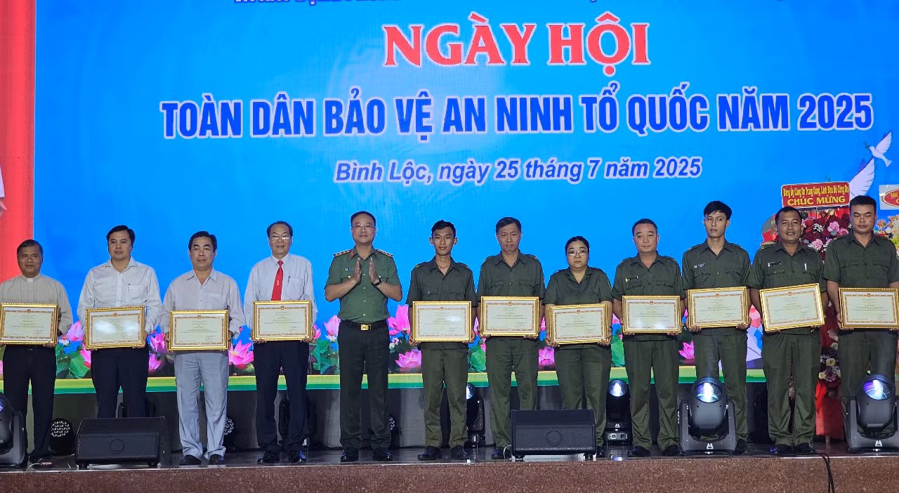 Phát huy cao độ những cách làm hay, thiết thực, hiệu quả trong xây dựng phong trào Toàn dân bảo vệ ANTQ -0