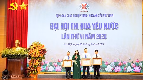 TKV đã viết nên một bản hùng ca lao động sản xuất đầy ấn tượng