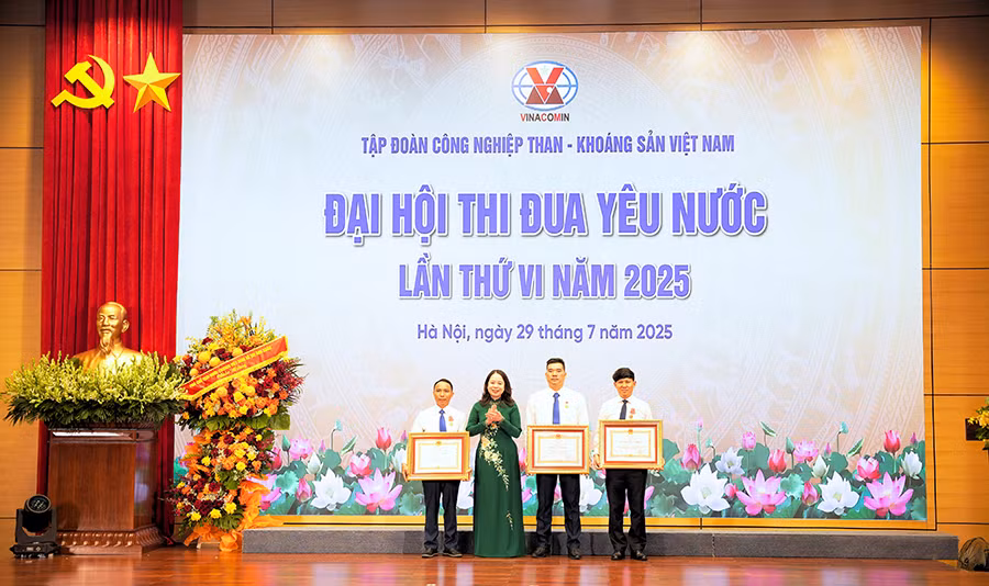TKV đã viết nên một bản hùng ca lao động sản xuất đầy ấn tượng -0
