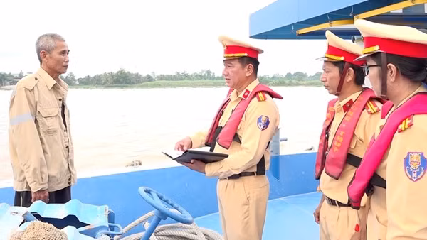 Tăng cường đảm bảo an toàn giao thông đường thủy trong mùa mưa bão