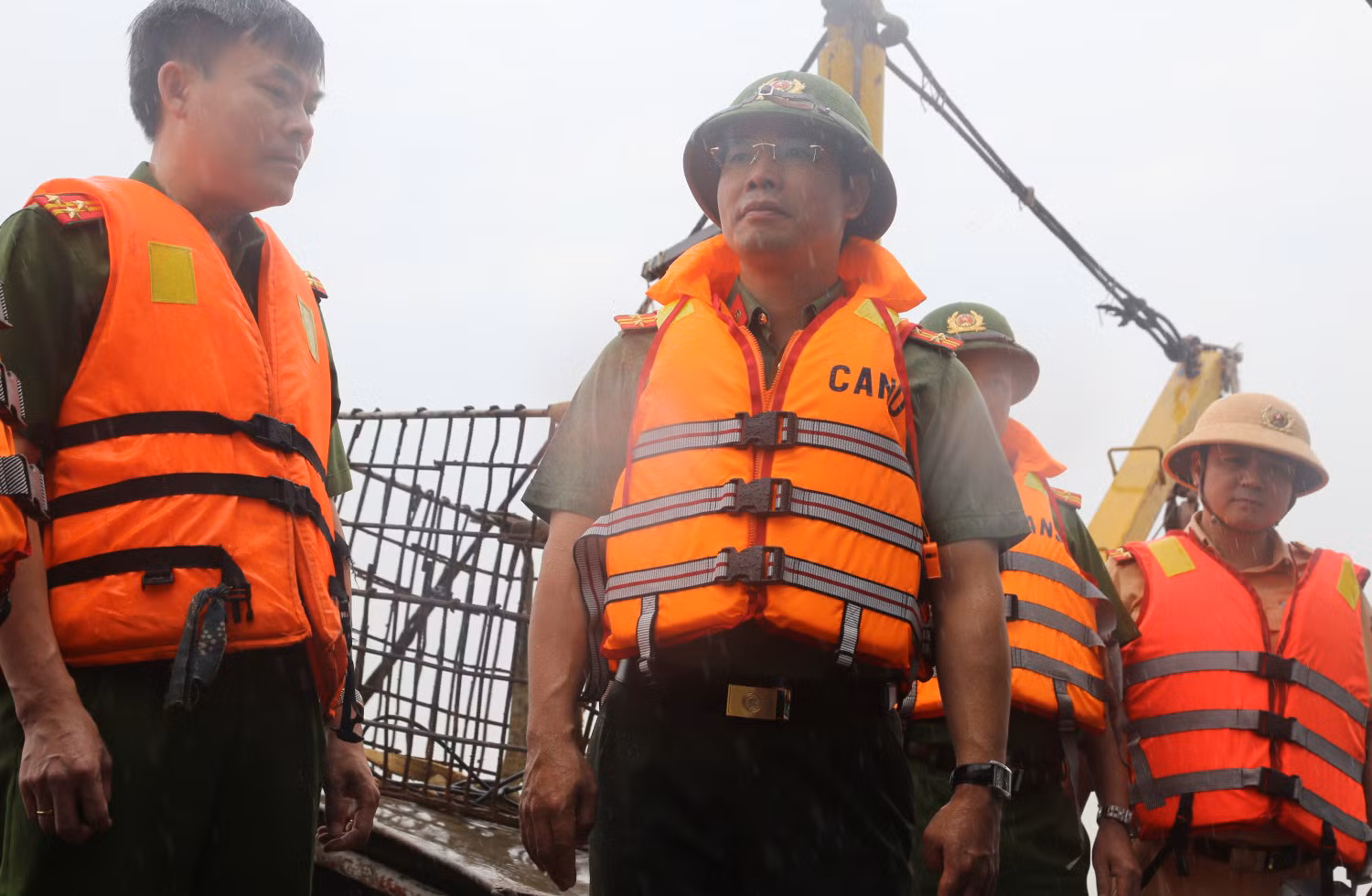 Công an tỉnh Quảng Ninh thông tin về vụ đắm tàu du lịch trên vịnh Hạ Long -0