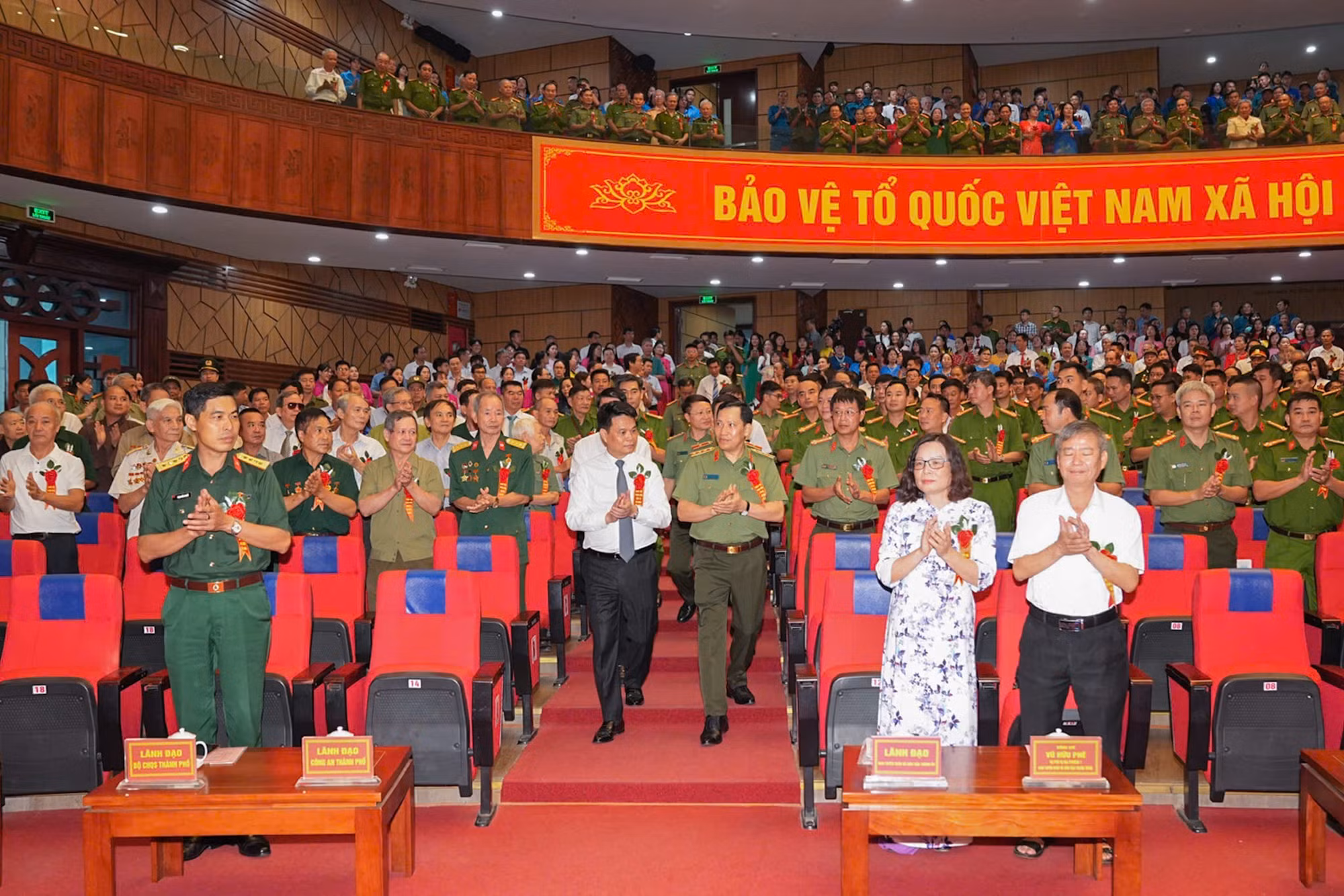Thứ trưởng Lê Văn Tuyến dự Ngày hội “Toàn dân bảo vệ ANTQ” tại TP Hải Phòng -0