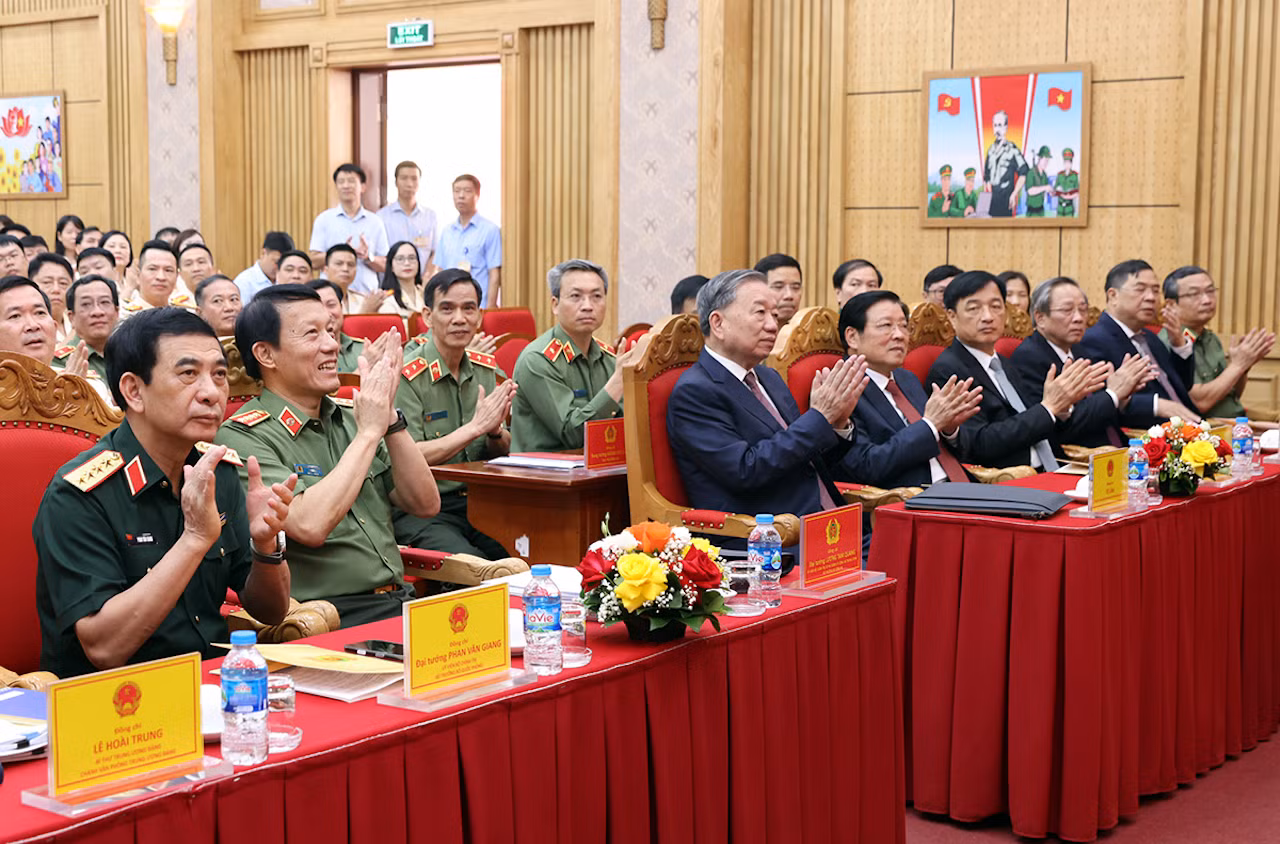 Tổng Bí thư Tô Lâm thăm và gặp mặt thân mật CBCS Cục An ninh chính trị nội bộ -0