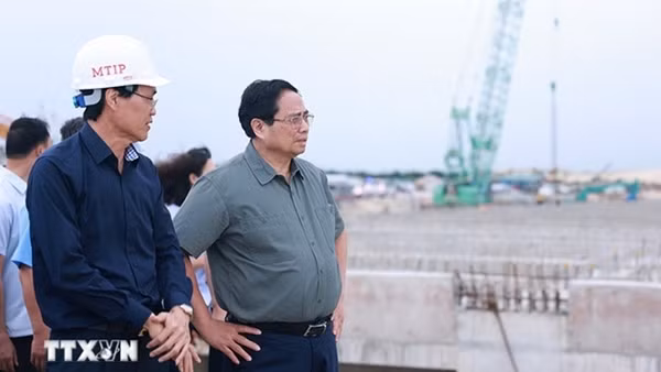 Thủ tướng Phạm Minh Chính khảo sát các dự án hạ tầng tại tỉnh Quảng Trị