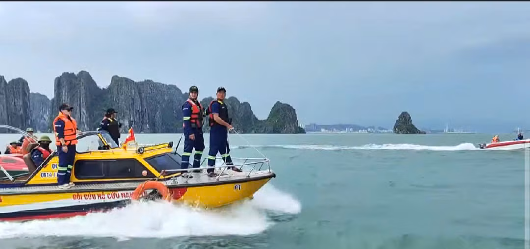 Phát hiện một thi thể, nghi là nạn nhân đắm tàu trên vịnh Hạ Long -0