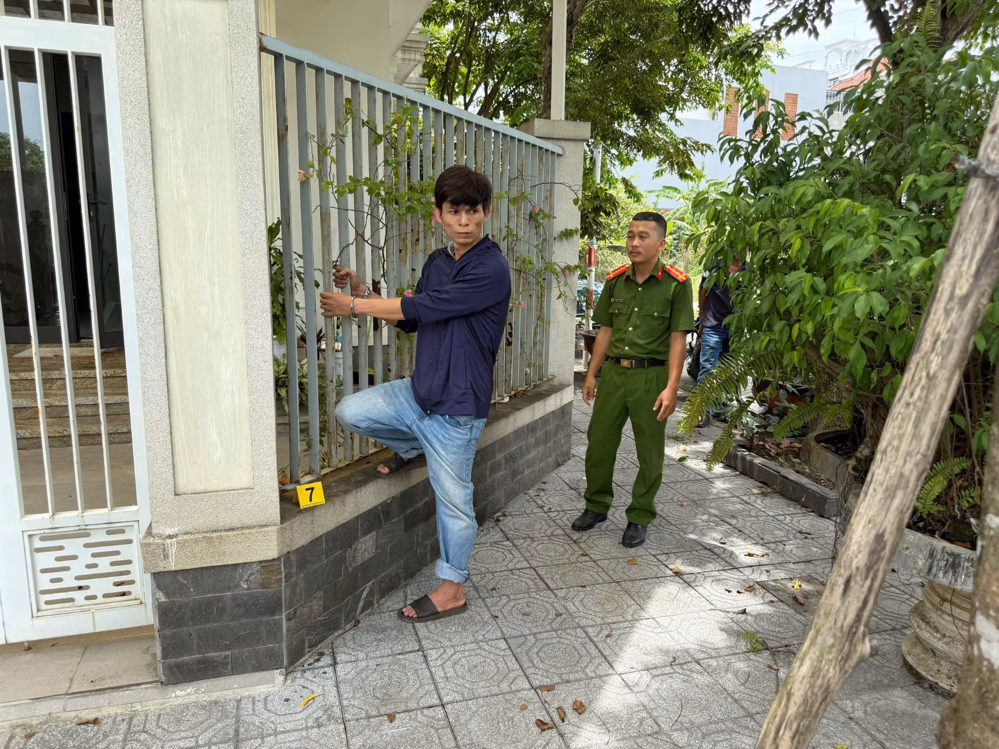 “Siêu trộm” chuyên đột nhập nhà dân đêm khuya sa lưới -0