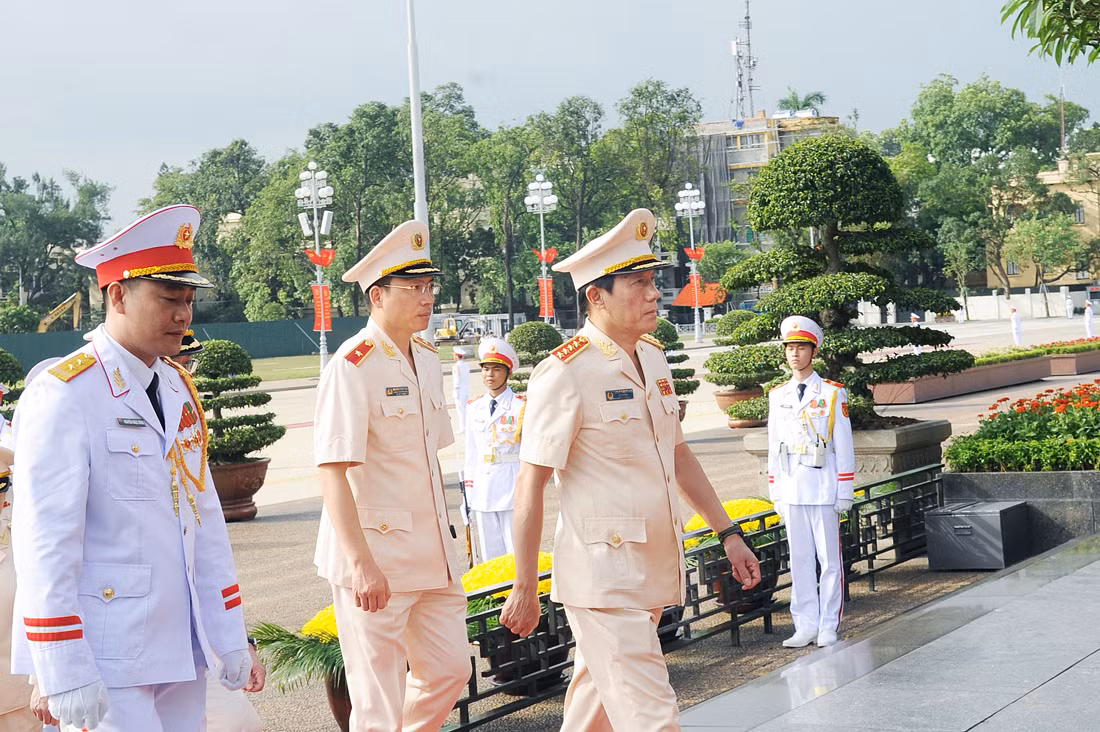 Lãnh đạo Đảng, Nhà nước viếng Chủ tịch Hồ Chí Minh và các Anh hùng liệt sĩ -0