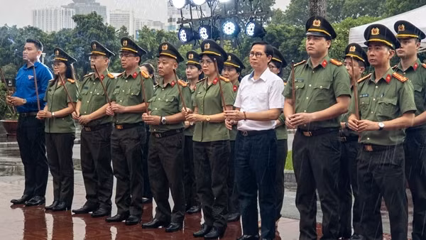 Tuổi trẻ Cục Truyền thông CAND tri ân các anh hùng liệt sĩ