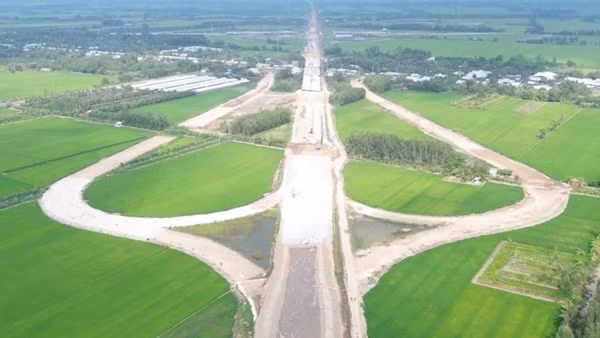 Khẩn trương "về đích" các dự án giao thông trọng điểm