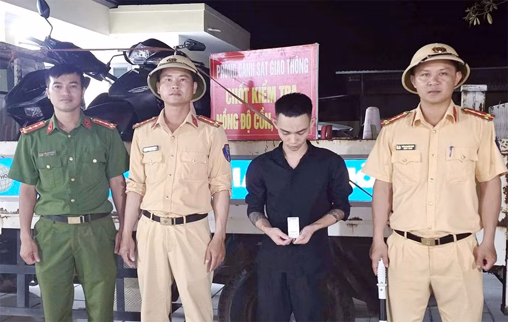 Cảnh báo tình trạng tài xế sử dụng ma túy khi lái xe -0