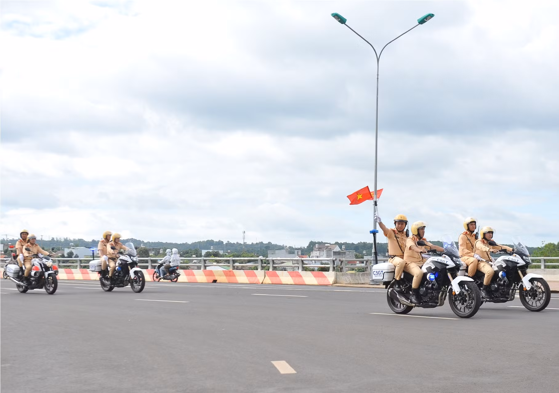 Công an Đắk Lắk ra quân bảo đảm ANTT các ngày lễ lớn -0
