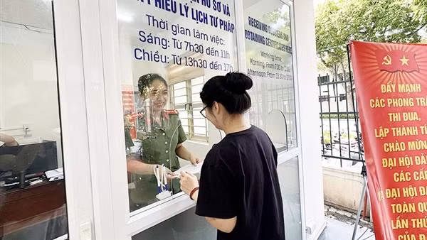 Ứng dụng mạnh mẽ chuyển đổi số trong cấp phiếu lý lịch tư pháp