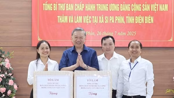 Tổng Bí thư kiểm tra vận hành hệ thống chính trị xã Si Pa Phìn, tỉnh Điện Biên