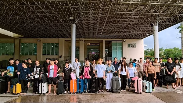 Sa bẫy “việc nhẹ, lương cao”, bị đánh đập, chích điện
