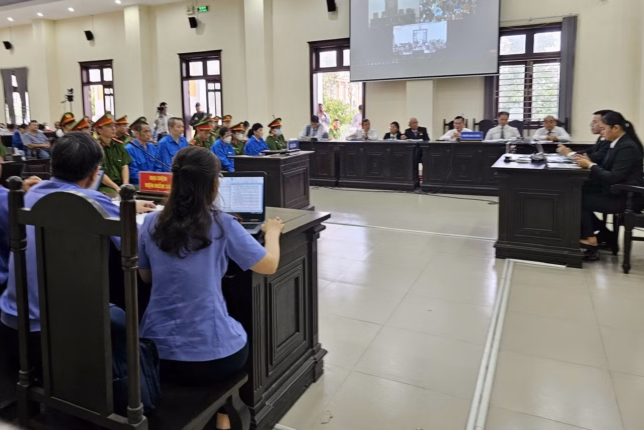 Hàng trăm bị hại mua dự án “ma” có mặt trong phiên tòa 