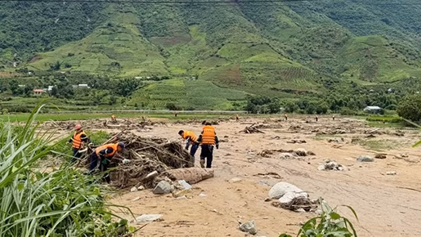 Tập trung khắc phục hậu quả lũ quét, sạt lở đất tại Sơn La và chủ động ứng phó mưa lũ