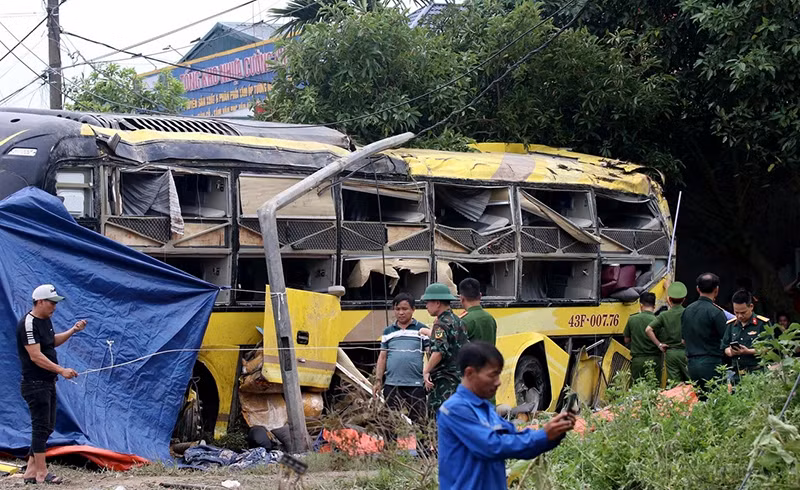 Nhanh chóng hỗ trợ khách hàng trong vụ tai nạn lật xe tại Hà Tĩnh -0