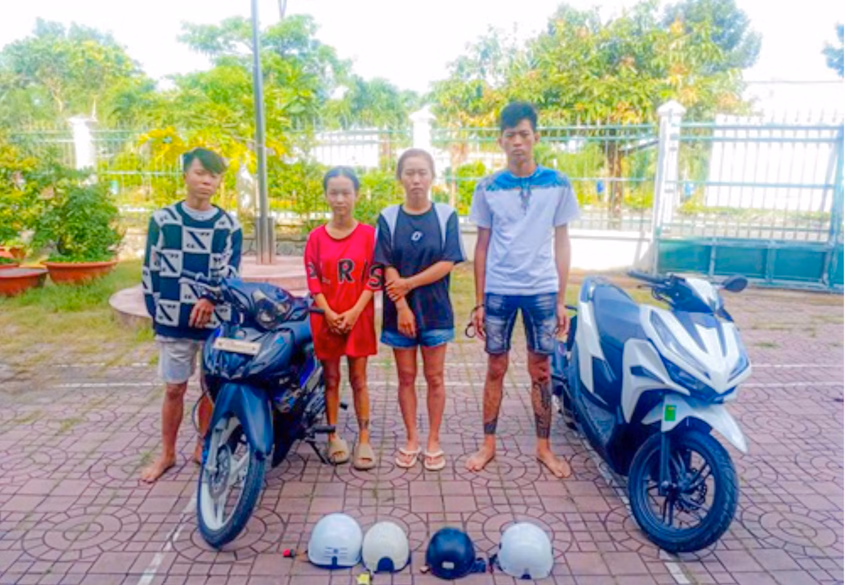 Bắt nhóm đối tượng cướp tiền, xe trên đường Nguyễn Văn Cừ -0