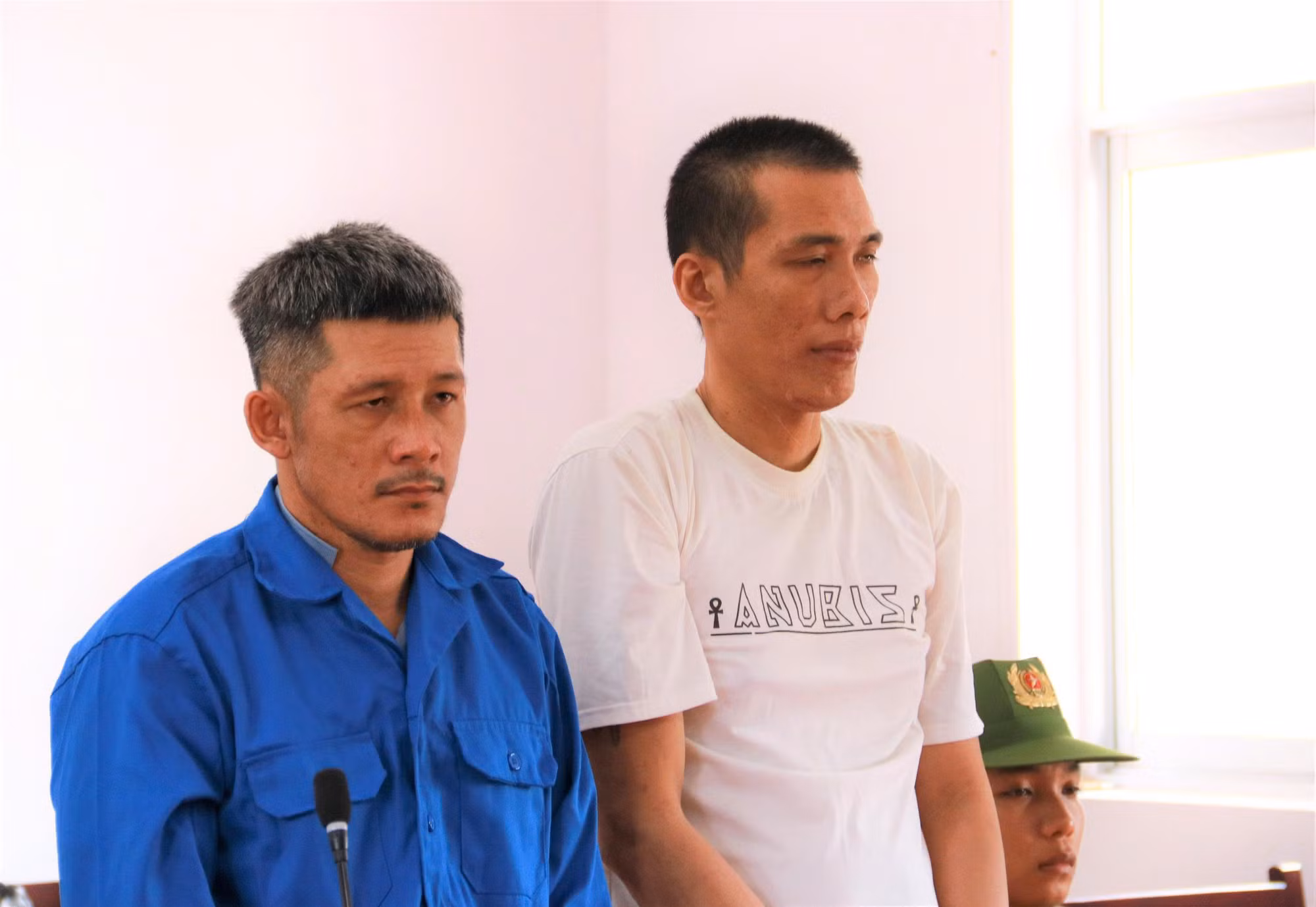 Nghi bị trộm điện thoại, hai anh em hè nhau đánh người tử vong -0
