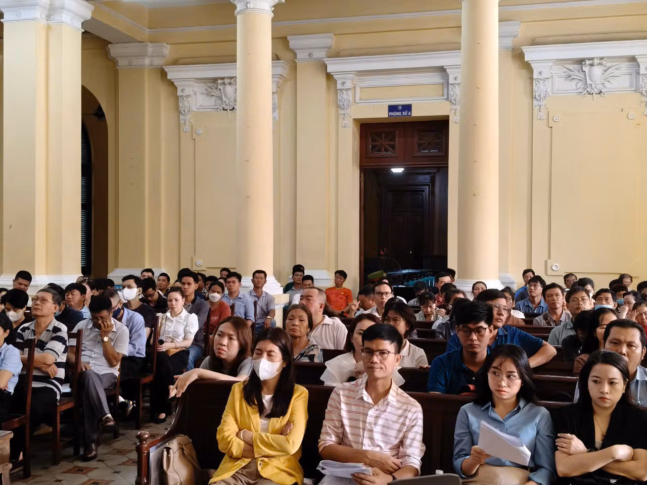 Một căn hộ bán cho nhiều người, 64 khách hàng bị trùng hợp đồng -0