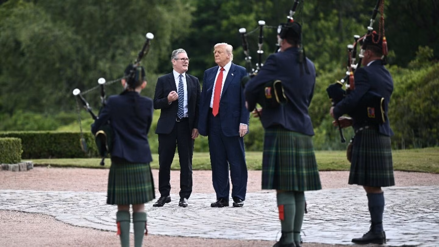 Tổng thống Trump rút ngắn 