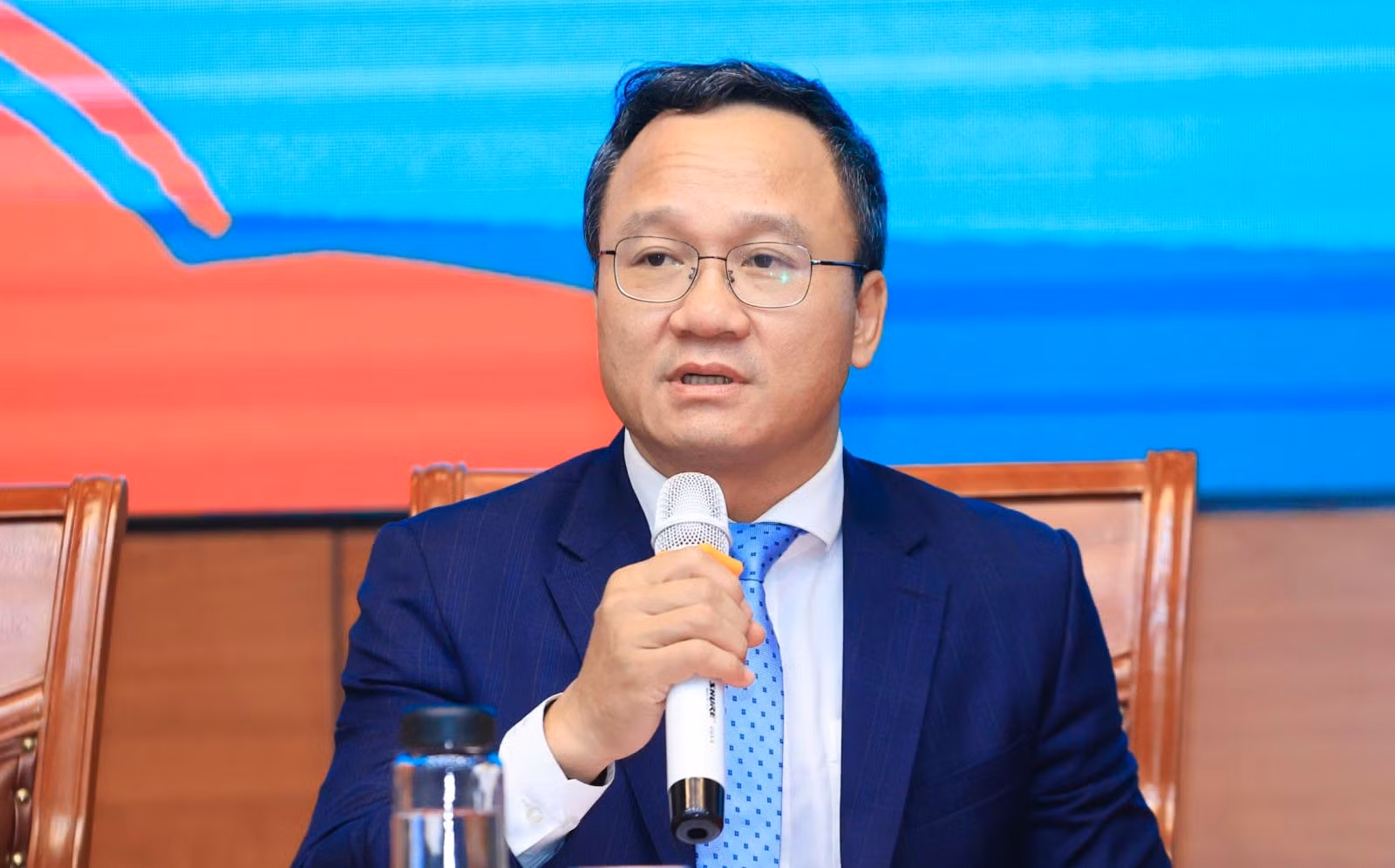 ong khuat viet hung.jpg -0