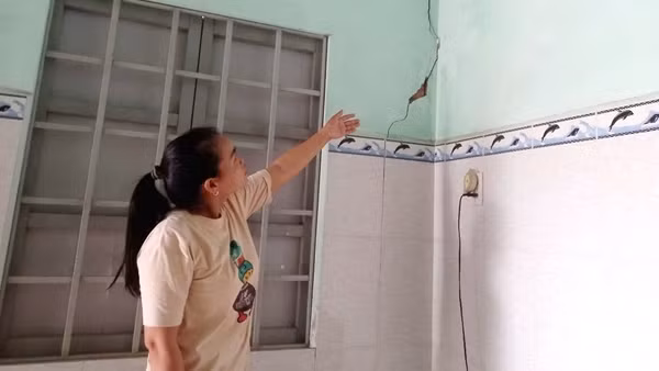 Chủ đầu tư dự án cao tốc Chí Thạnh - Vân Phong nói gì về bồi thường loạt nhà dân bị hư hỏng?