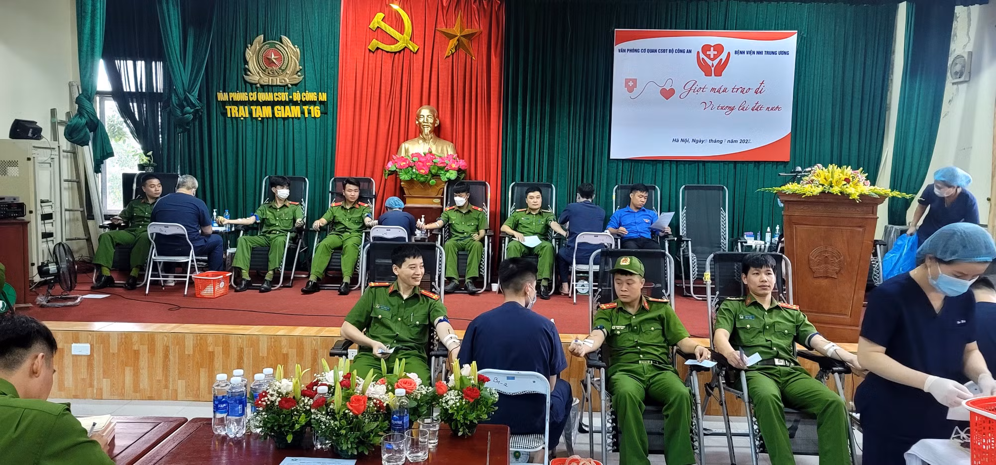 Văn phòng Cơ quan Cảnh sát điều tra phát động cán bộ chiến sĩ hiến máu nhân đạo -0