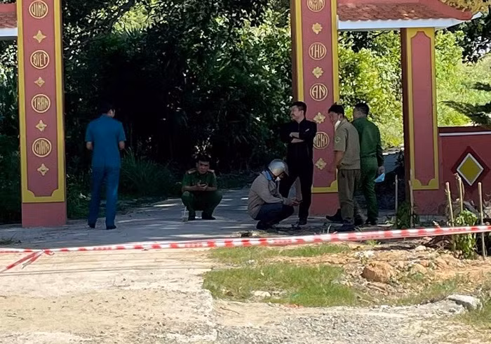 Hai cha con chết cháy trong nghĩa trang -0