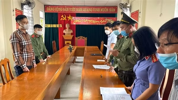 Bắt giữ&nbsp;18 con bạc sát phạt nhau bằng hình thức&nbsp;xóc đĩa ảnh 2