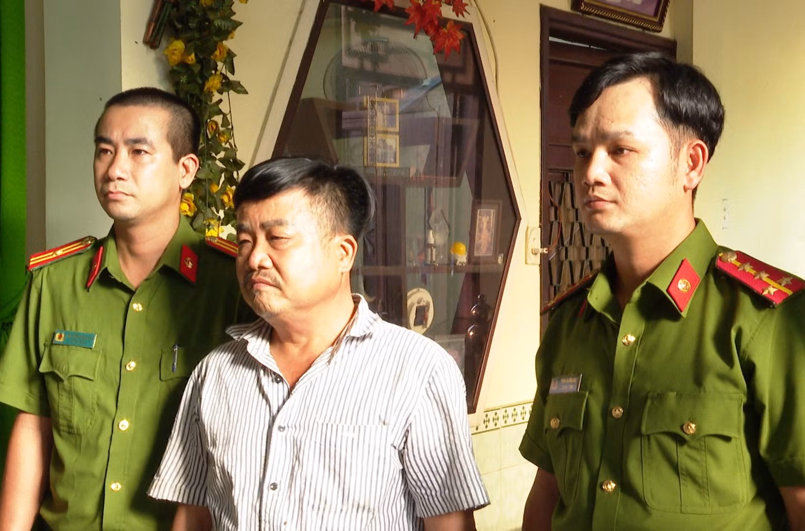 Mua khống hàng nghìn hóa đơn mặt hàng xăng dầu để bán thu lợi -0