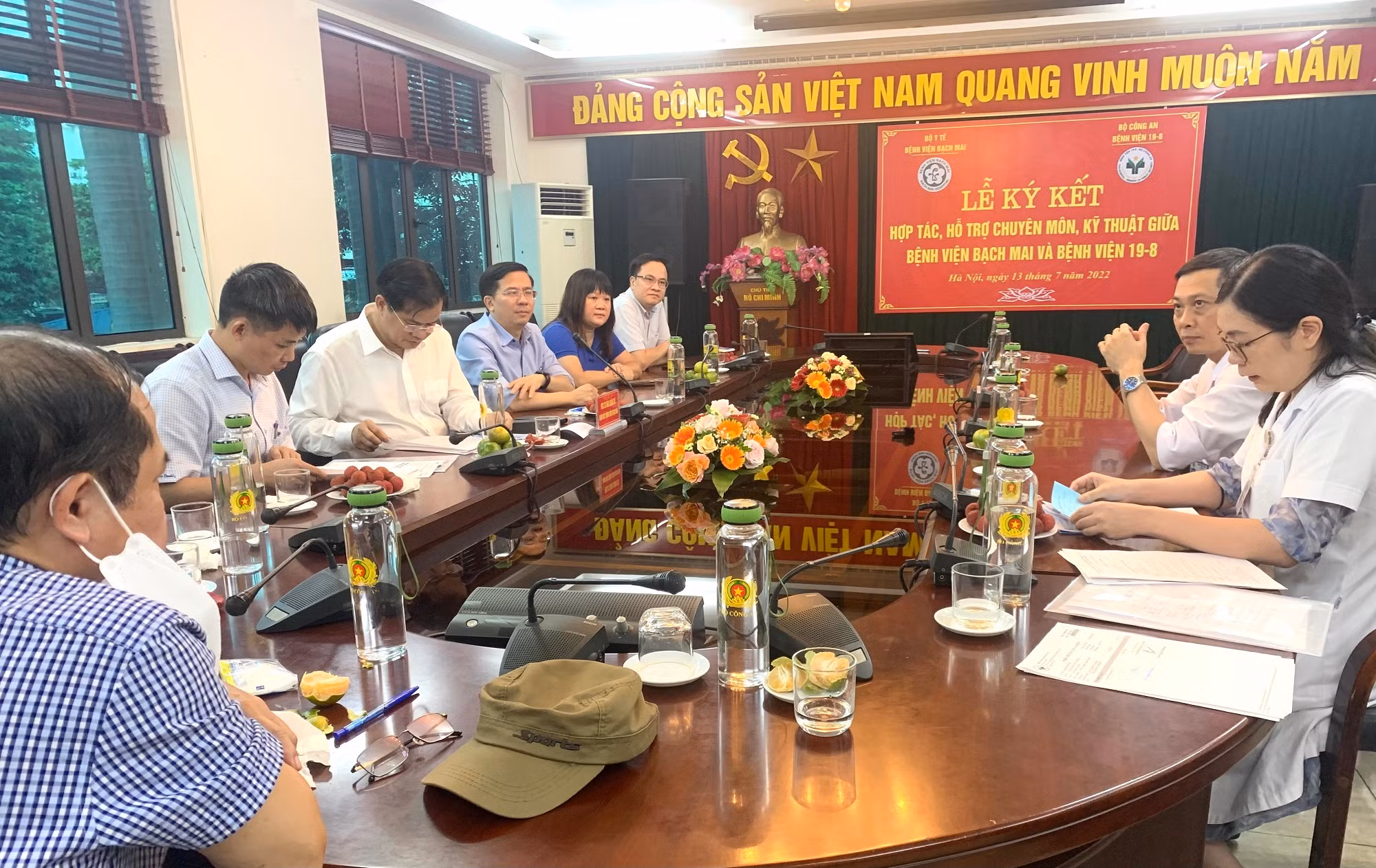 Bệnh viện Bạch Mai và bệnh viện 19-8 Bộ Công an ký kết thoả thuận hợp tác toàn diện -0